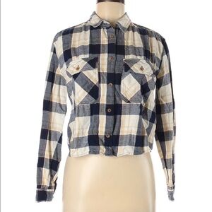 𝅺cropped plaid top